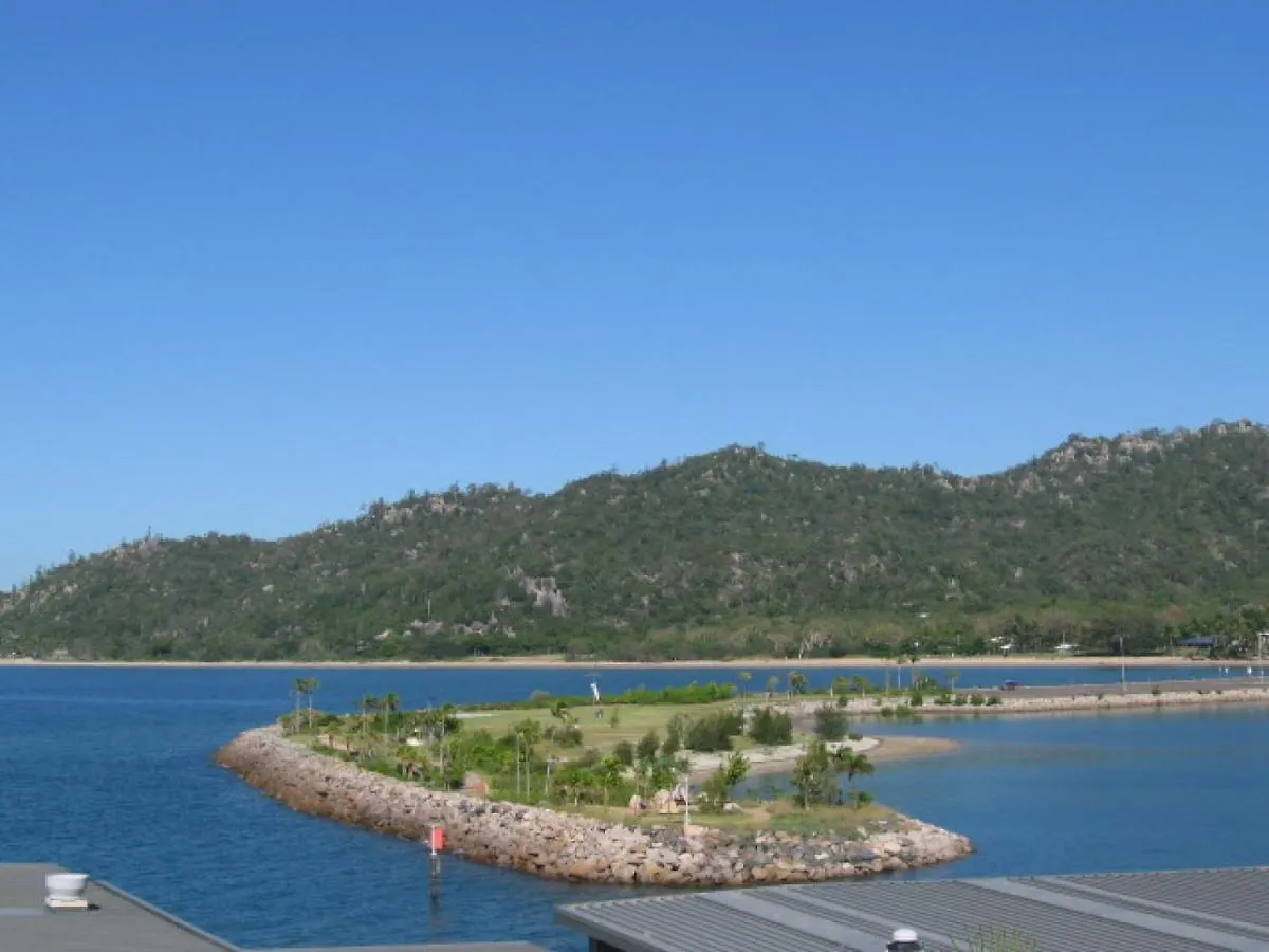 Cost Effective Island Escape! Studio Unit, Nelly Bay Apartment